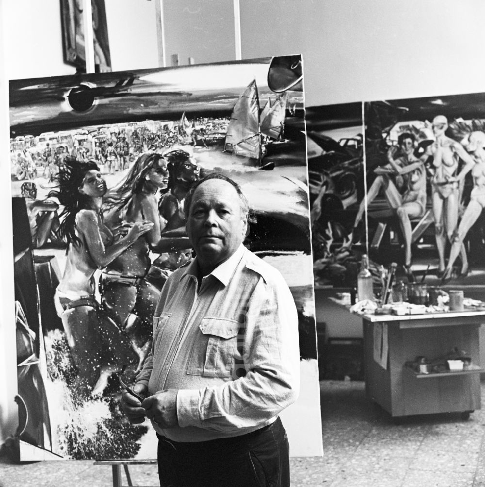 Berlin - Mitte: Professor Walter Womacka ( 1925-2010 ) in seinem Atelier in Berlin-Mitte