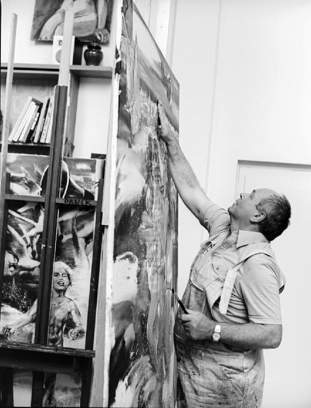 Berlin: Professor Walter Womacka ( 1925-2010 ) in seinem Atelier in Berlin-Mitte