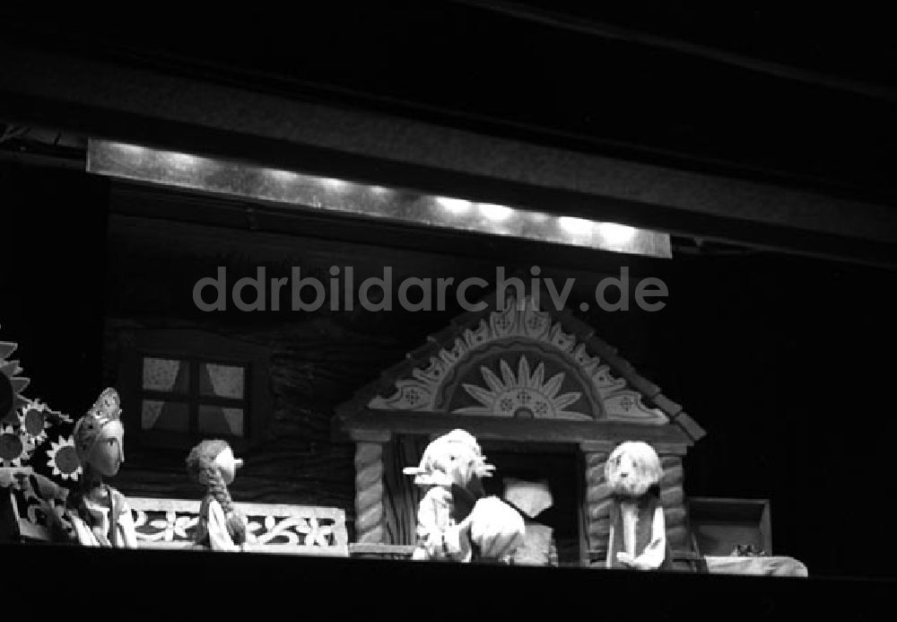 DDR-Bildarchiv: Berlin - Puppenspiele im DSF - Haus