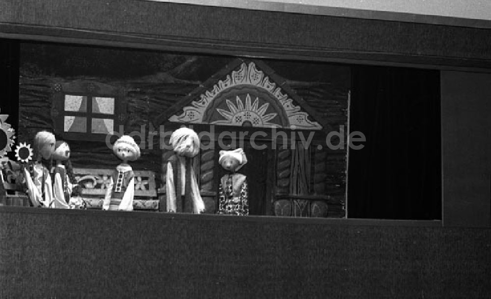 DDR-Bildarchiv: Berlin - Puppenspiele im DSF - Haus