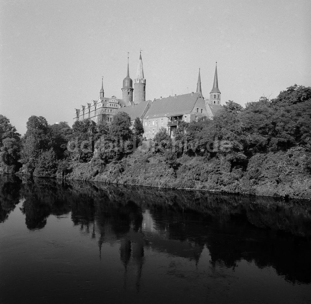 DDR-Bildarchiv: Merseburg - Renaissance Schloss Merseburg am Ufer der Saale in Merseburg in Sachsen-Anhalt in der DDR