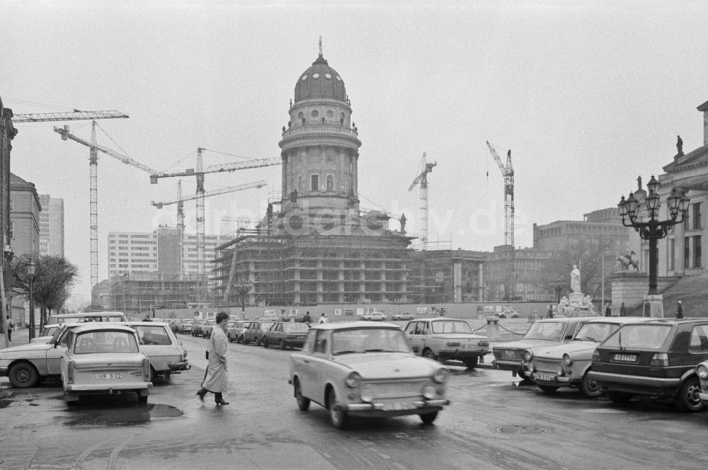 DDR-Bildarchiv: Berlin - Restaurierung Dom- Fassade Deutscher Dom in Berlin in der DDR