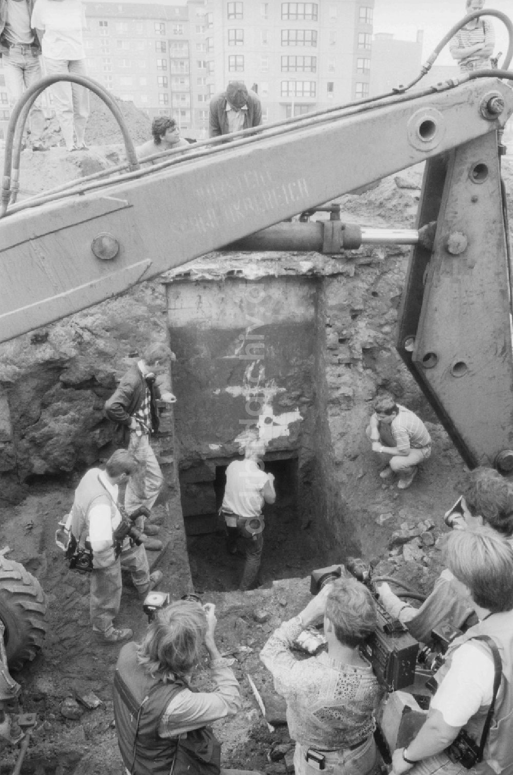 Berlin: Reste der Bunkeranlagen Führerbunker - Reichskanzlei in Berlin in der DDR