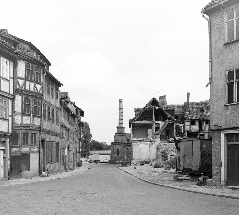 Halberstadt: Ruine des Fachwerkbaus Bei den Spritzen in Halberstadt in Sachsen-Anhalt in der DDR