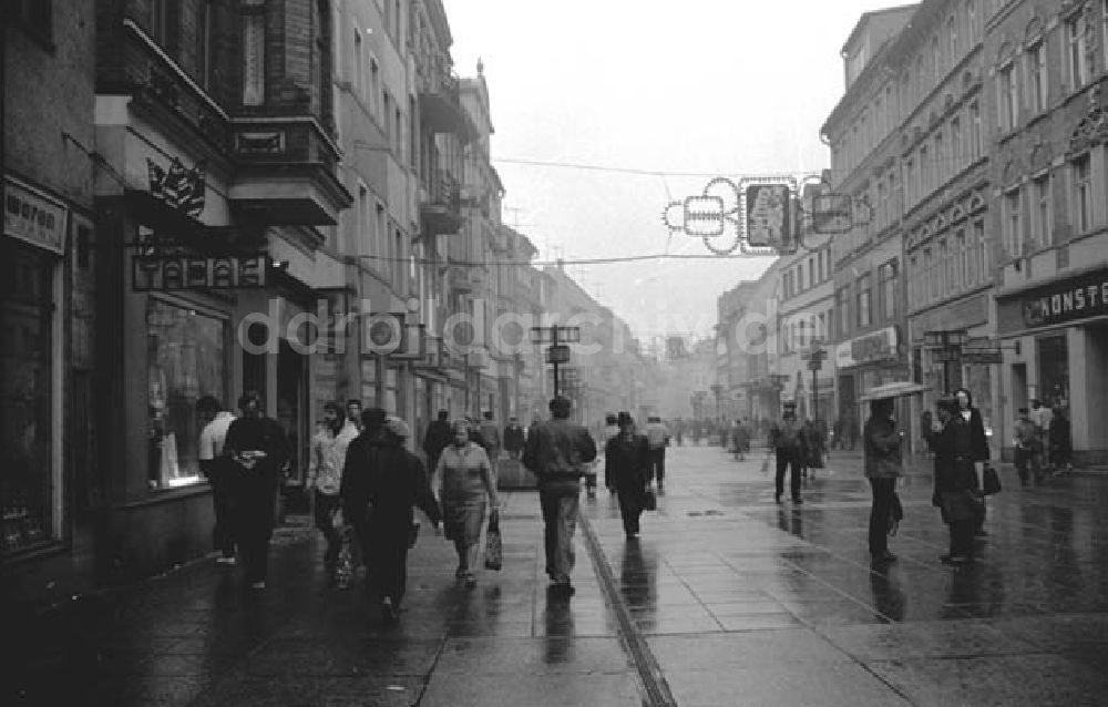 DDR-Bildarchiv: Weißenfels - 11.12.1986 Rundgang durch die Stadt Weißenfels mit einigen Markt