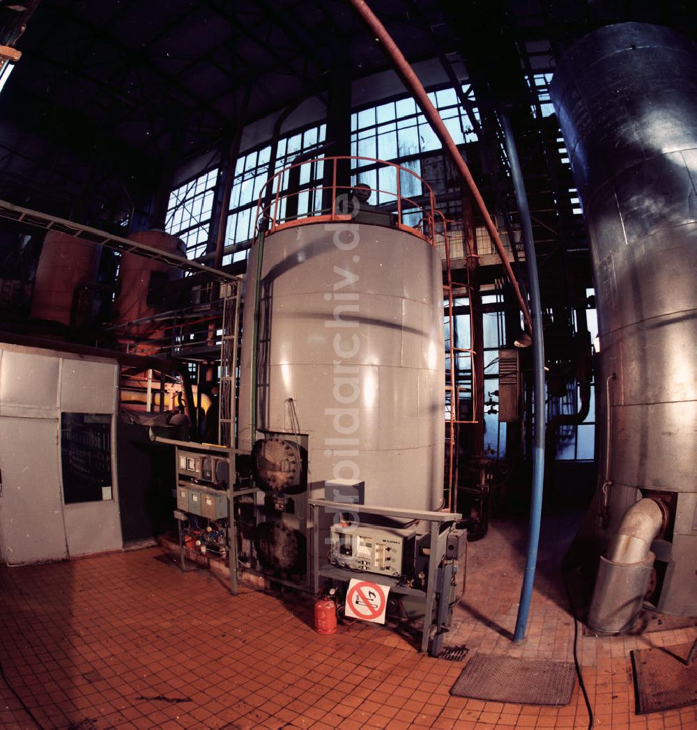 DDR-Bildarchiv: Güstrow - Saftreinigungsanlage in der VEB Zuckerrübenfabrik Güstrow