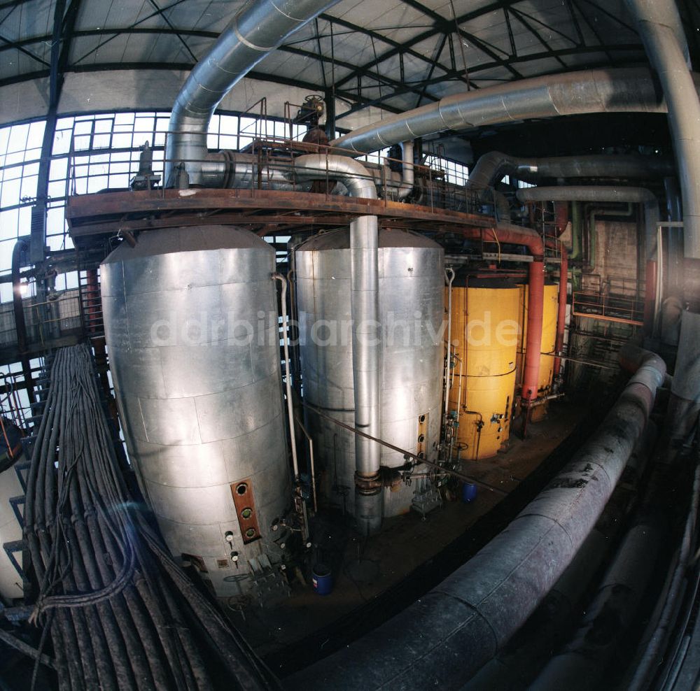 DDR-Bildarchiv: Güstrow - Saftreinigungsanlage in der VEB Zuckerrübenfabrik Güstrow