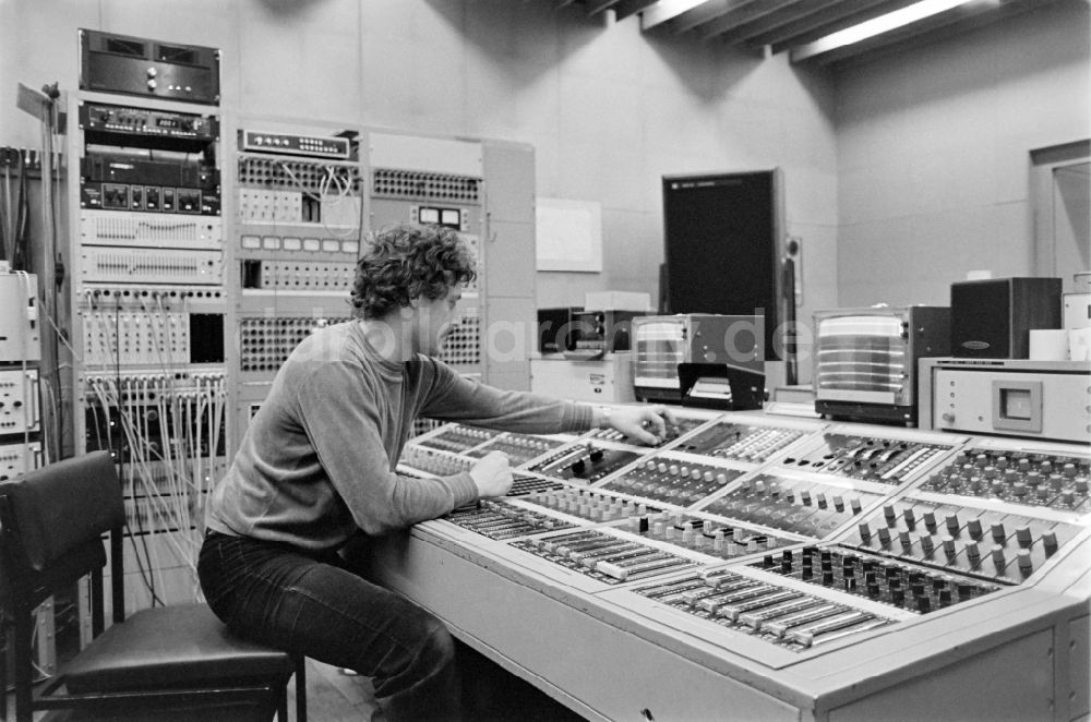 DDR-Fotoarchiv: - Schallplattenstudio von Amiga Umschlagnr.: 84 Foto: Winkler