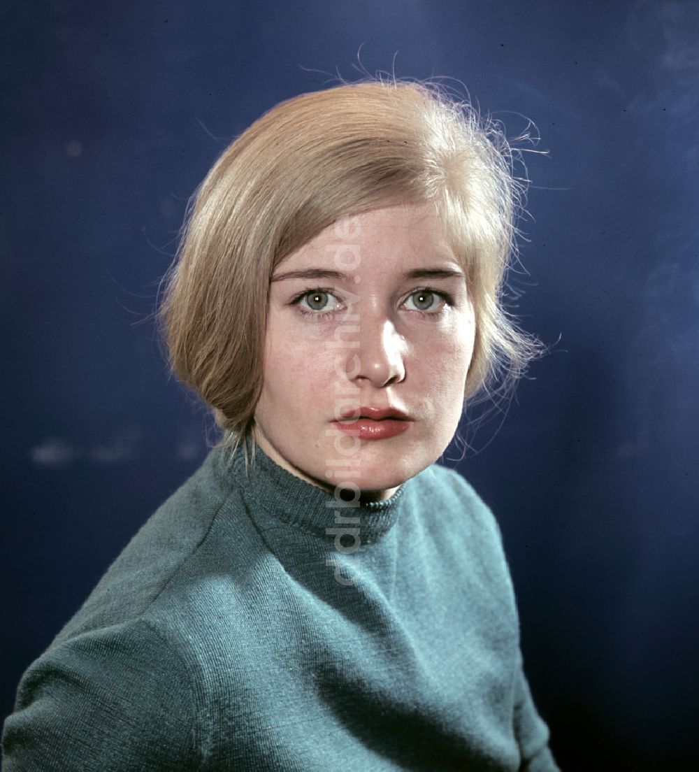 DDR-Fotoarchiv: Berlin - Schauspielerin Barbara Dittus in Berlin in der DDR