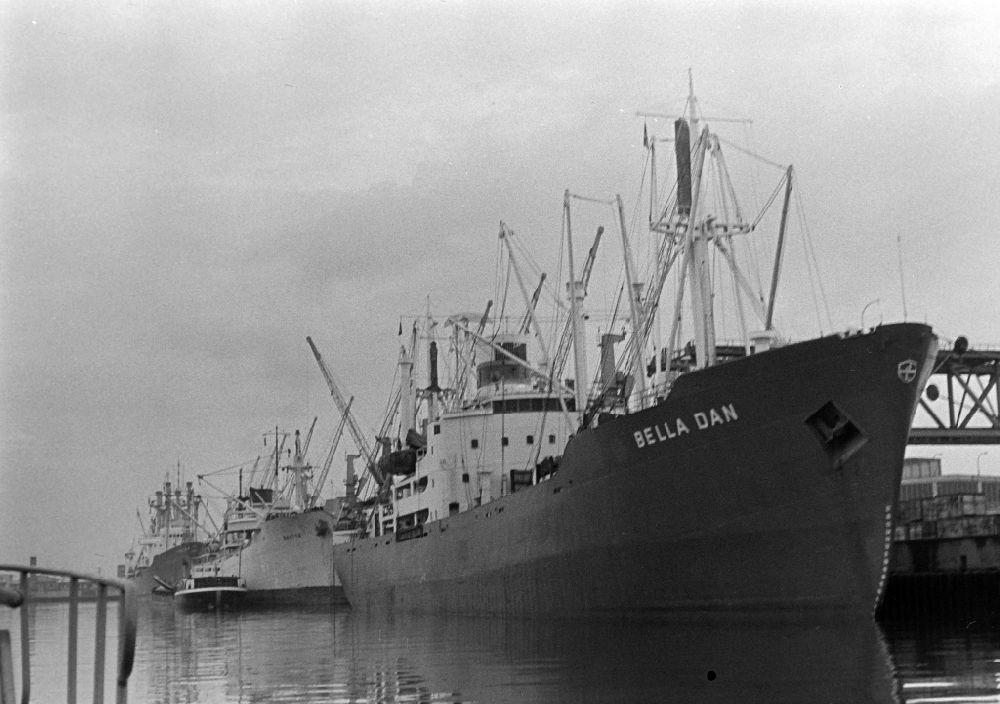 Rostock: Schiff Bella Dan in Rostock in der DDR