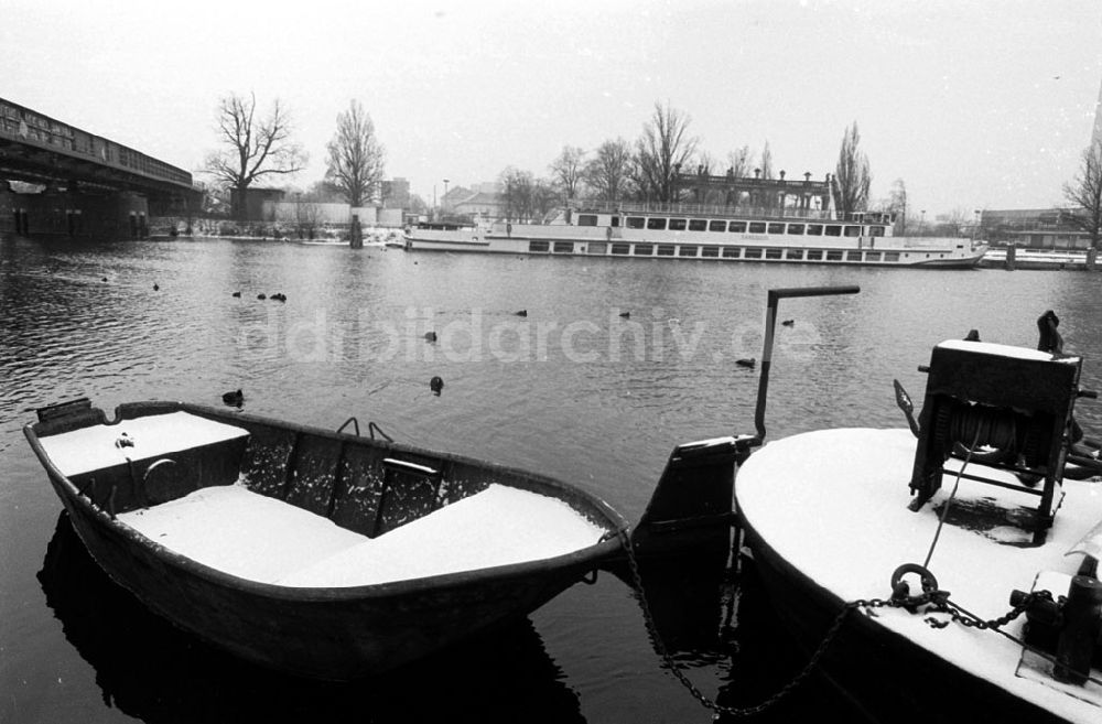 DDR-Fotoarchiv: - Schiffverkehr / Land Brandenburg Aufnahmen in Potsdam Umschlagnummer: 7147