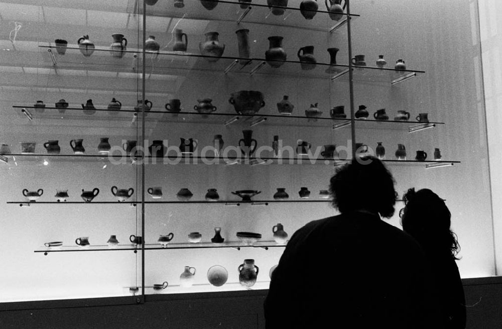 DDR-Fotoarchiv: Berlin - Schliemann-Ausstellung im Alten Museum Foto: Winkler Umschlagnummer: 1303