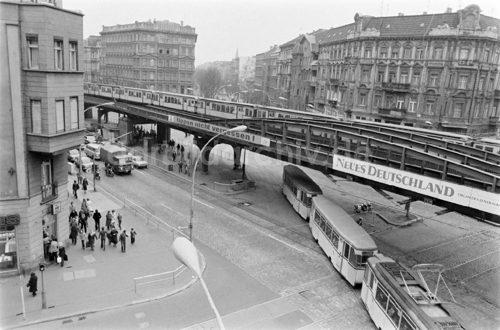 DDR-Fotoarchiv: Berlin - Schönhauser Allee im Prenzlauer Berg in Berlin in der DDR