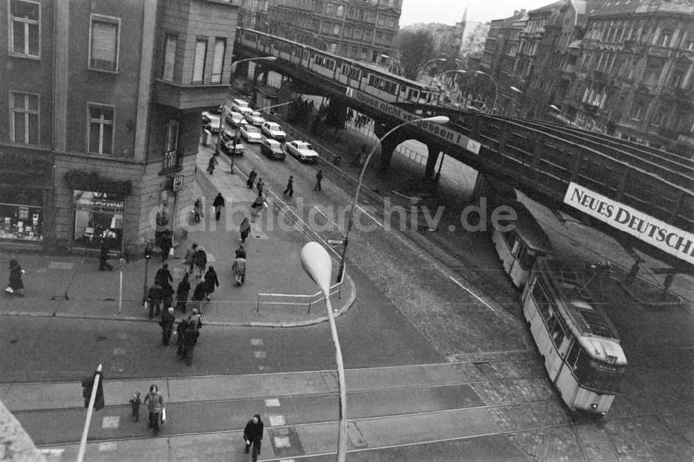 DDR-Bildarchiv: Berlin - Schönhauser Allee im Prenzlauer Berg in Berlin in der DDR