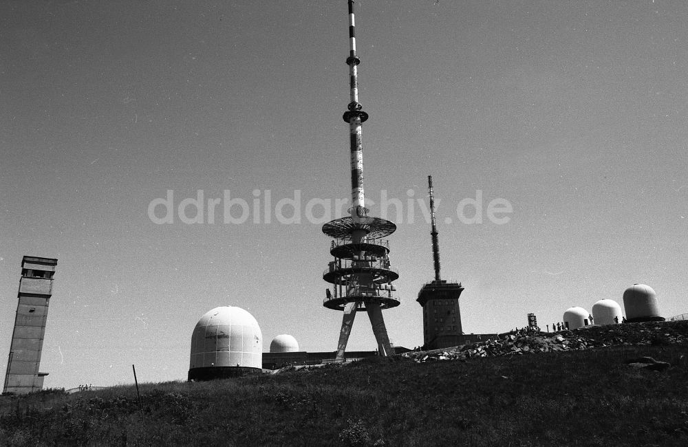 DDR-Fotoarchiv: Schierke - Sende- und Funktechnik - Militärtechnik der GSSD - Rote Armee auf dem Gipfel des Brocken Plateau in Schierke in Sachsen-Anhalt in der DDR