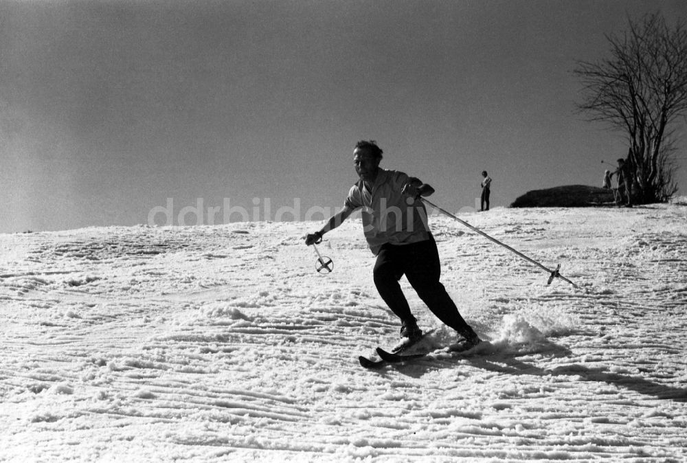 Oberwiesenthal: Skifahrer in Oberwiesenthal in Sachsen in der DDR