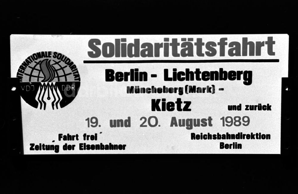 Berlin-Lichtenberg: Solidaritätsfahrt VDJ Bln.-Lichtenberger Kietz 19./20.08.89 Foto: ND/Lange Umschlagnummer: 0957