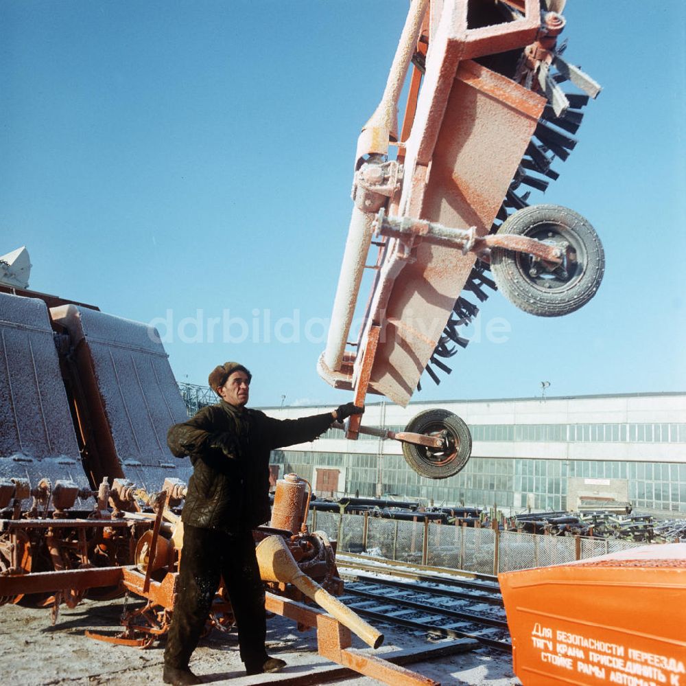 DDR-Fotoarchiv: Ternopil - Sowjetunion - Produktion Landmaschinen 1975