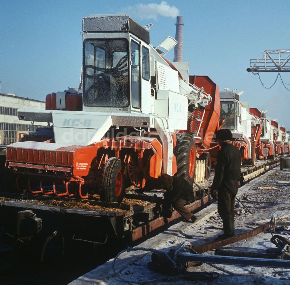 DDR-Bildarchiv: Ternopil - Sowjetunion - Produktion Landmaschinen 1975