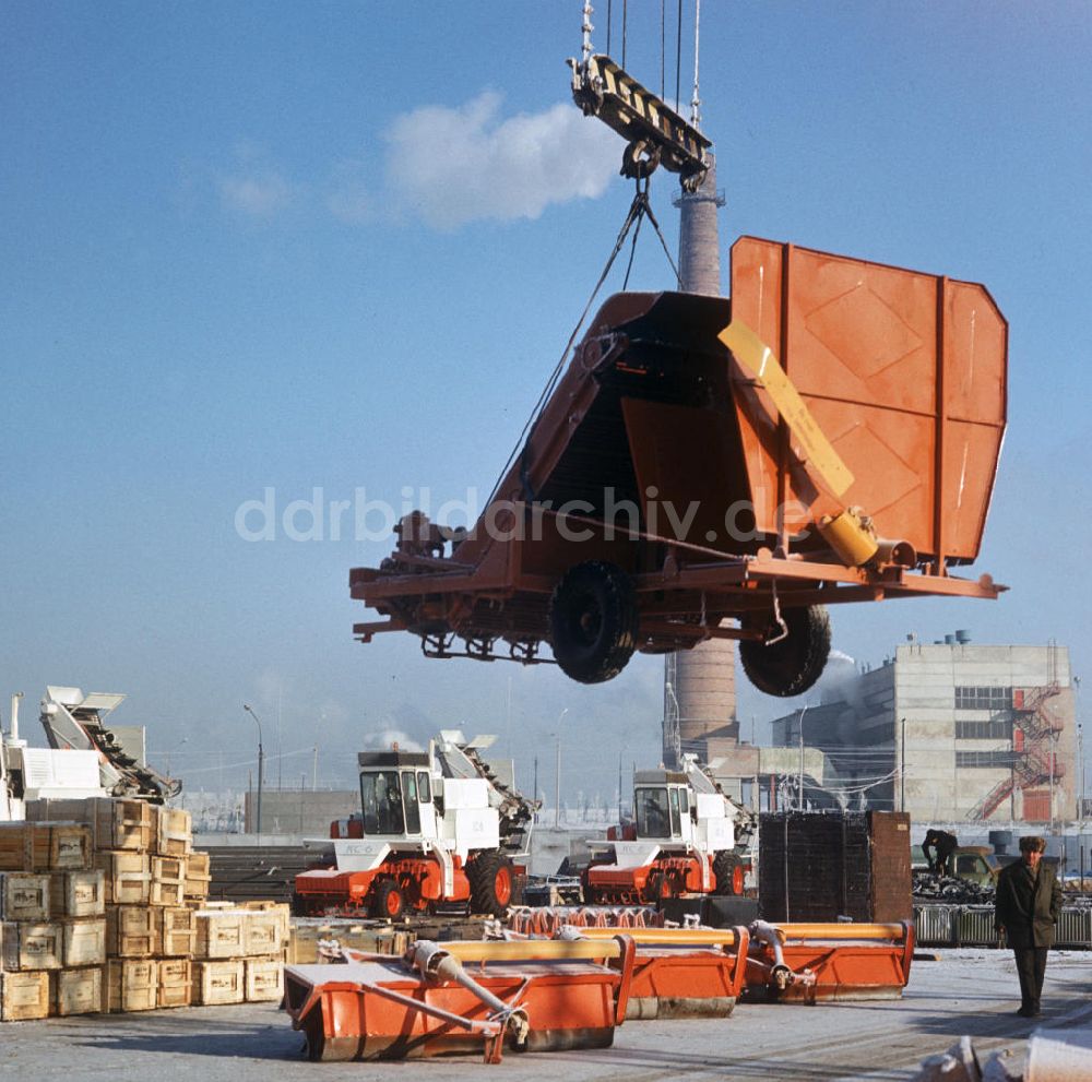 DDR-Fotoarchiv: Ternopil - Sowjetunion - Produktion Landmaschinen 1975