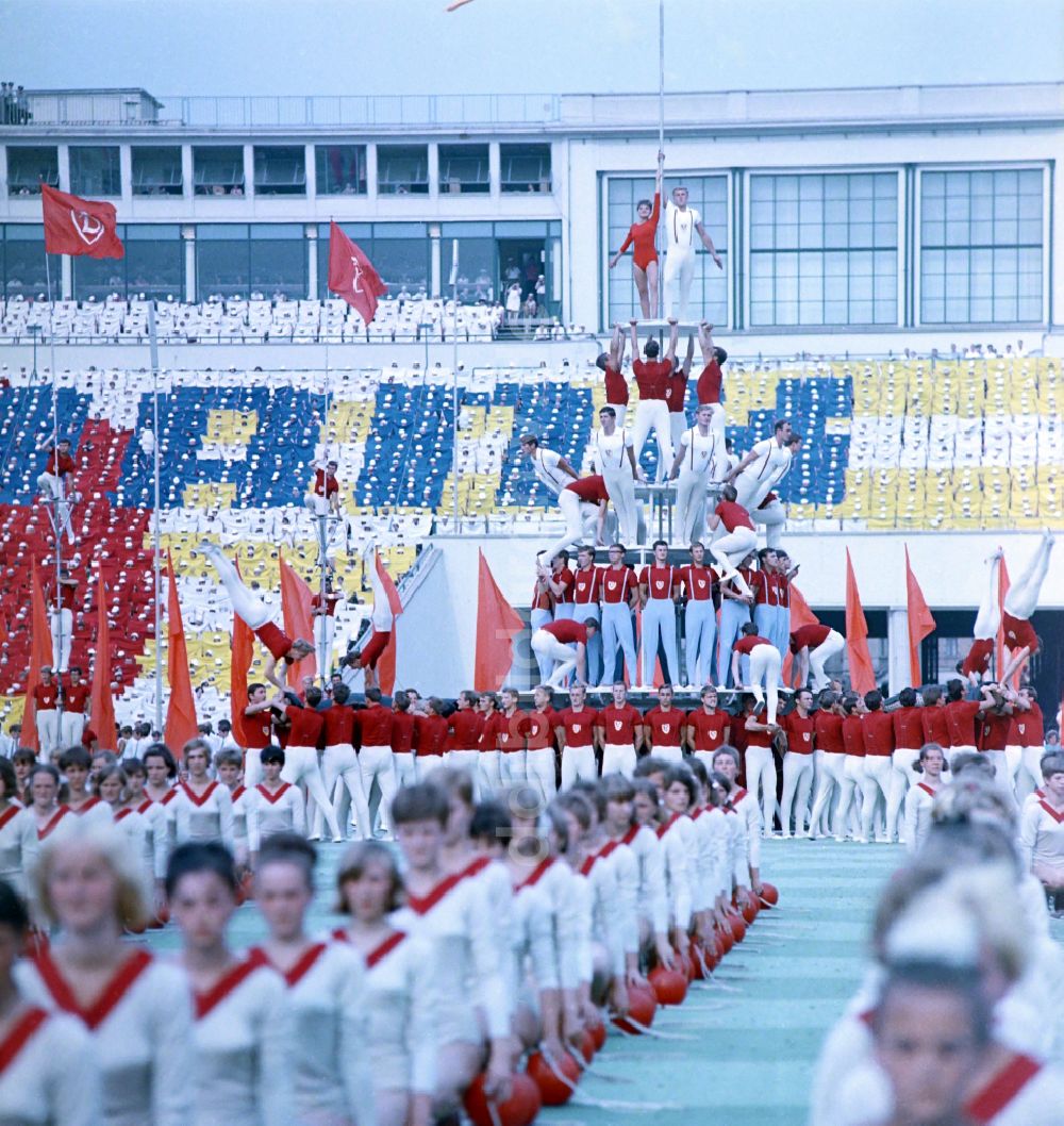 DDR-Bildarchiv: Leipzig - Sportler auf dem Turn- und Sportfest 1969 in Leipzig