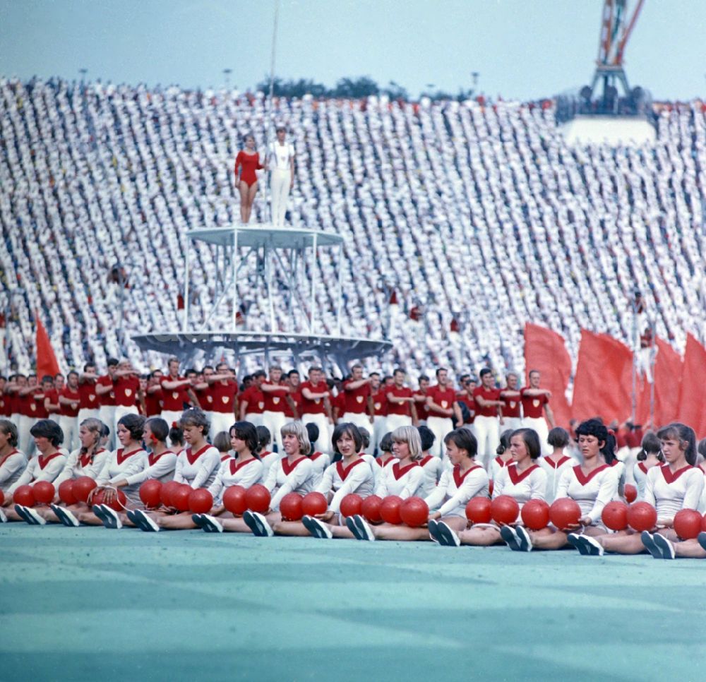 DDR-Fotoarchiv: Leipzig - Sportler auf dem Turn- und Sportfest 1969 in Leipzig