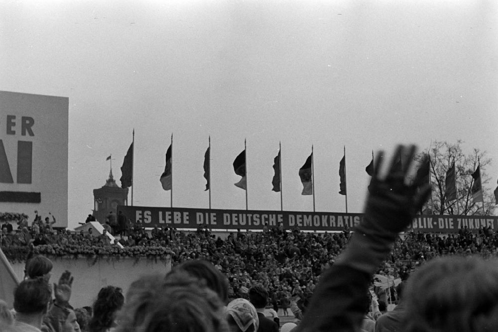 DDR-Fotoarchiv: Berlin - Sportliche Großveranstaltung Kinder- und Jugendspartakiade in Berlin in der DDR