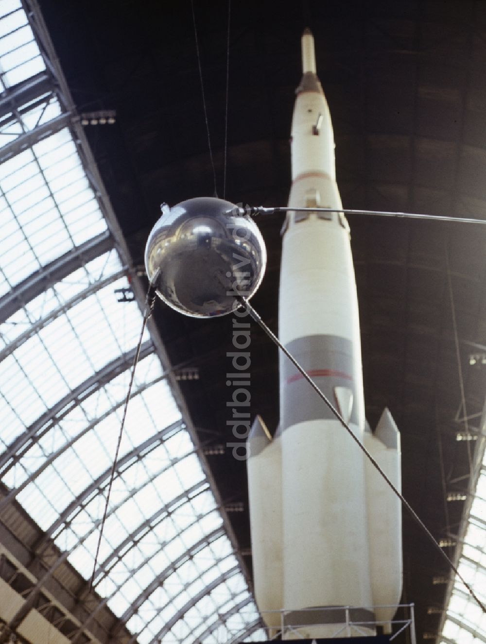 DDR-Bildarchiv: Moskau - Sputnik 1 ausgestellt im Allrussischen Ausstellungszentrum in Moskau in Russland