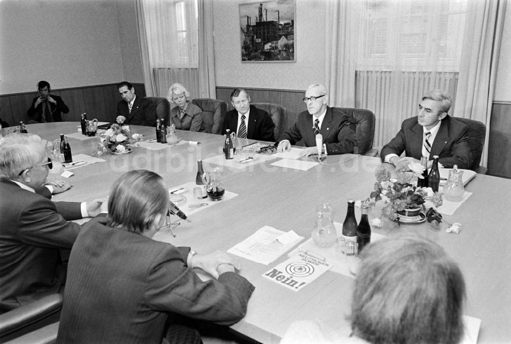 DDR-Fotoarchiv: Berlin - Staatsakt und Empfang im Ministerrat der DDR in Berlin