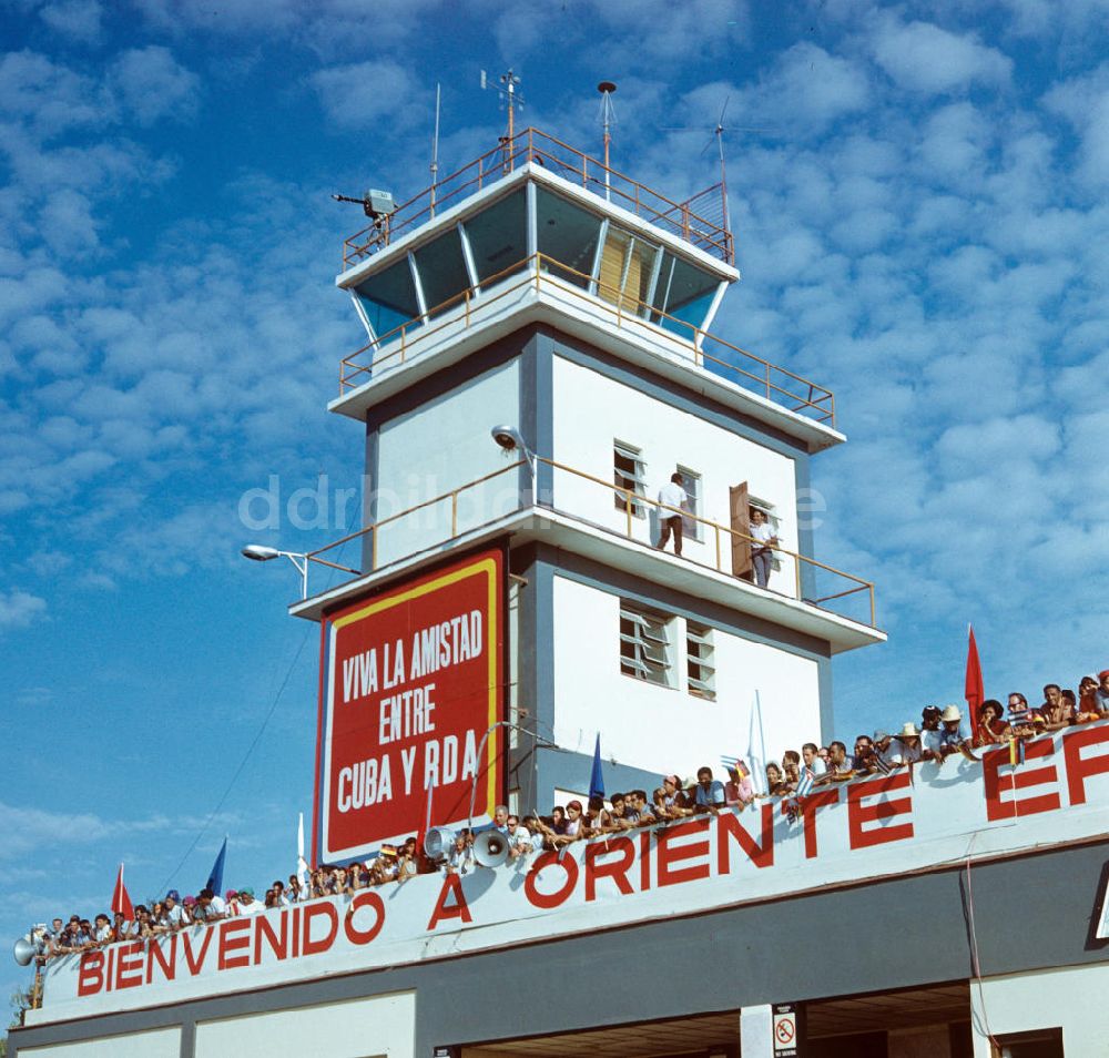 DDR-Fotoarchiv: Santiago de Cuba - Staatsbesuch Erich Honecker 1974 in Kuba / Cuba - Ankunft