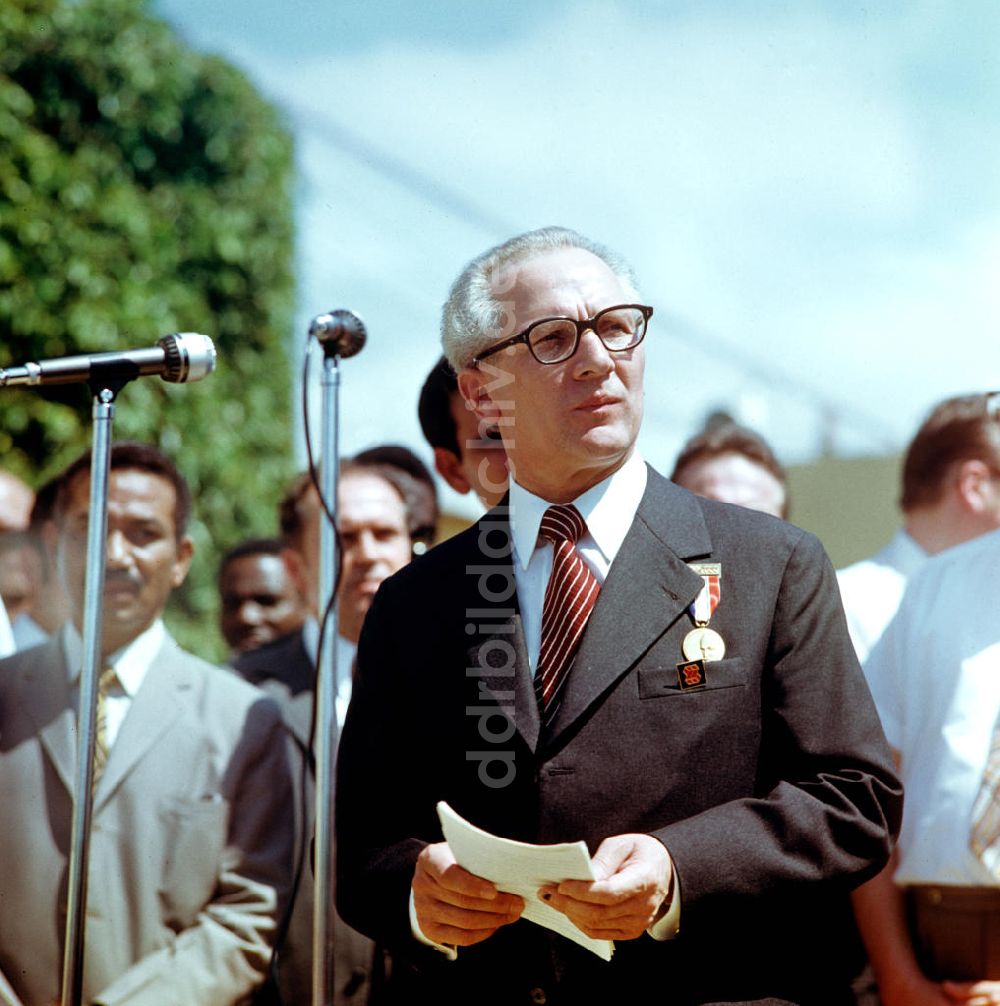DDR-Fotoarchiv: Santiago de Cuba - Staatsbesuch Erich Honecker 1974 in Kuba / Cuba - Rede