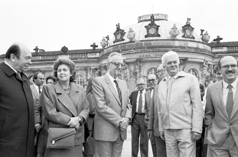 DDR-Bildarchiv: Potsdam - Staatsbesuch Griechenland in Sanssouci