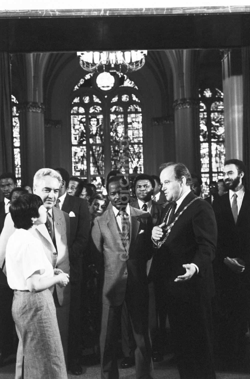 DDR-Bildarchiv: Berlin - Staatsbesuch Mosambik des Präsidenten Joaquim Alberto Chissano im Roten Rathaus von Berlin, der ehemaligen Hauptstadt der DDR, Deutsche Demokratische Republik