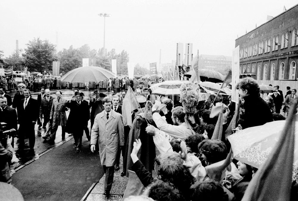 DDR-Fotoarchiv: Berlin - Staatsbesuch des Präsidenten der Demokratische Volksrepublik Korea ( Nordkorea ) in Berlin - Hauptstadt der DDR ( Deutsche Demokratische Republik )
