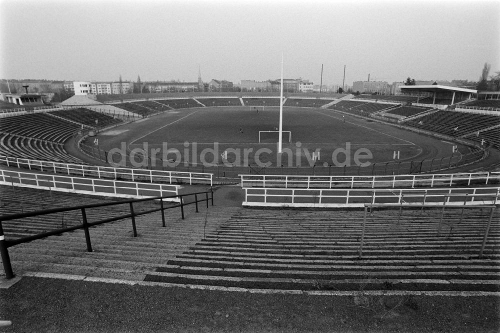DDR-Bildarchiv: Berlin - Stadion der Weltjugend in Berlin - Mitte, der ehemaligen Hauptstadt der DDR, Deutsche Demokratische Republik