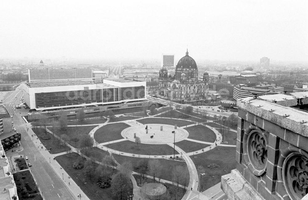 DDR-Fotoarchiv: Berlin-Mitte - Stadtansicht - Berliner Dom 11.04.89 Foto: Grahn Umschlagnummer: 0406