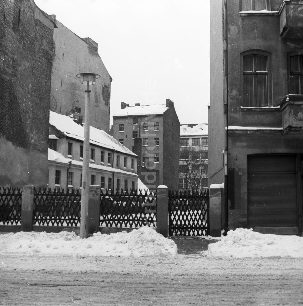 Berlin: Stadtansichten im Winter von Berlin, der ehemaligen Hauptstadt der DDR, Deutsche Demokratische Republik