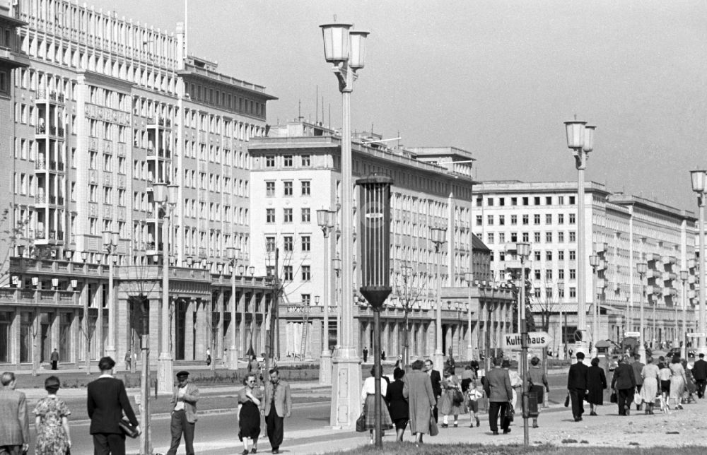 DDR-Fotoarchiv: Berlin - Stalinallee in Berlin in der DDR