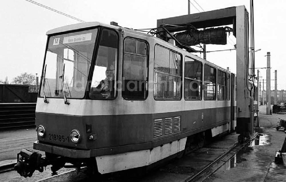 DDR-Bildarchiv: Berlin - Straßenbahnanlage in der Siegfriedstraße in Berlin Umschlagnr.: 312 Foto: Winkler