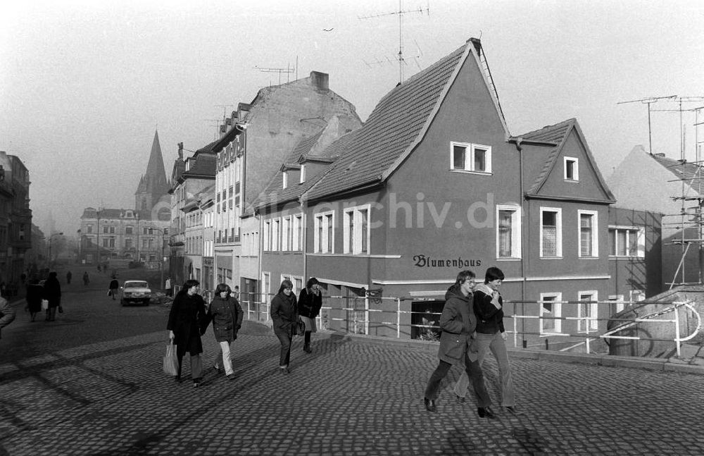DDR-Fotoarchiv: Bernburg - Straßengeschehen in Bernburg
