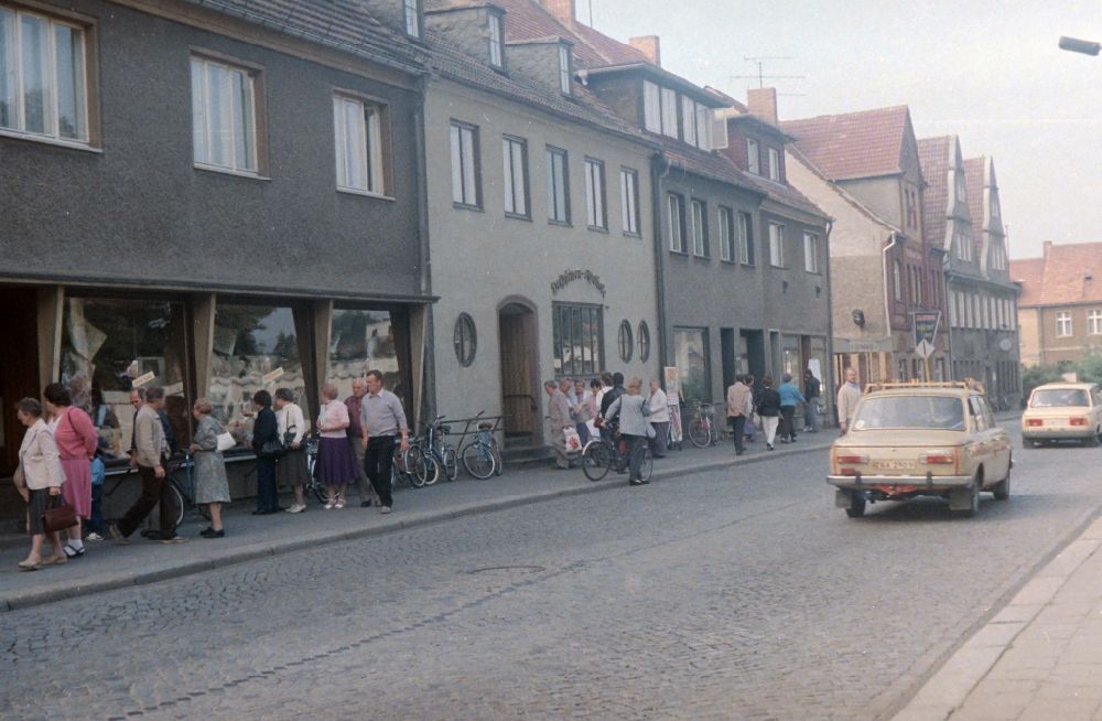 DDR-Fotoarchiv: Lübben (Spreewald) - Straßenzustand in Lübben (Spreewald) in der DDR