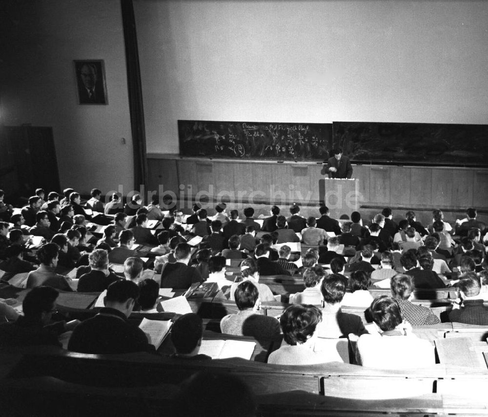 Ilmenau: Studenten der Hochschule für Elektrotechnik bei einer Vorlesung, Ilmenau 1963
