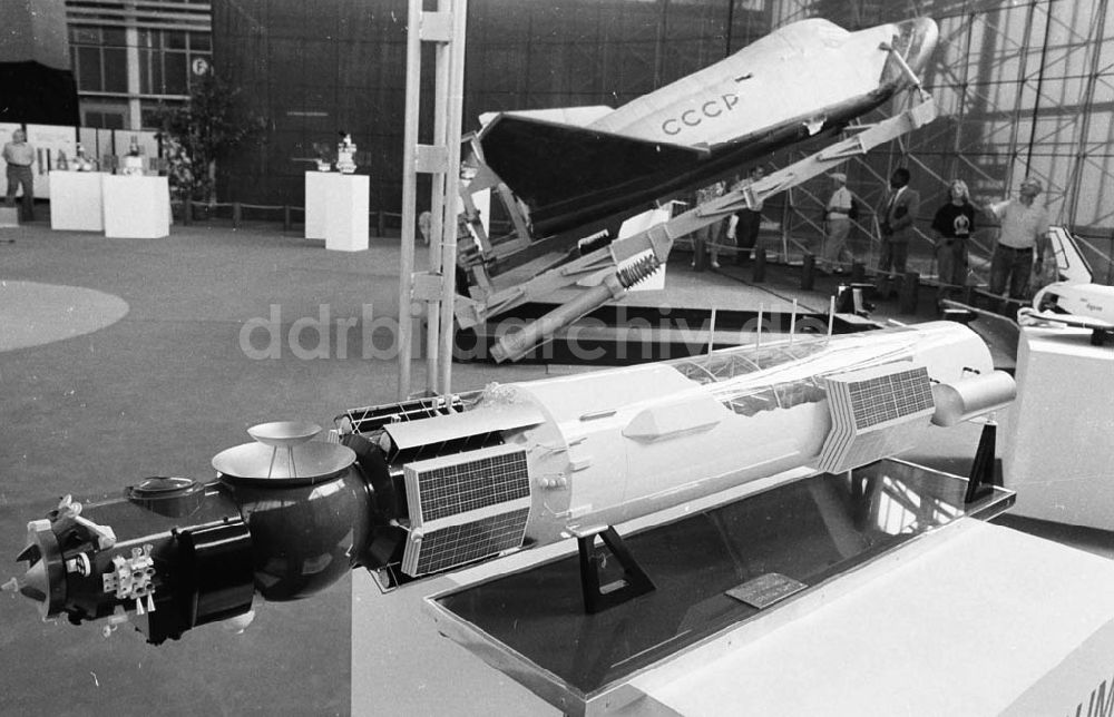 DDR-Bildarchiv: unbekannt - SU-Raumfahrttechnik auf der ILA