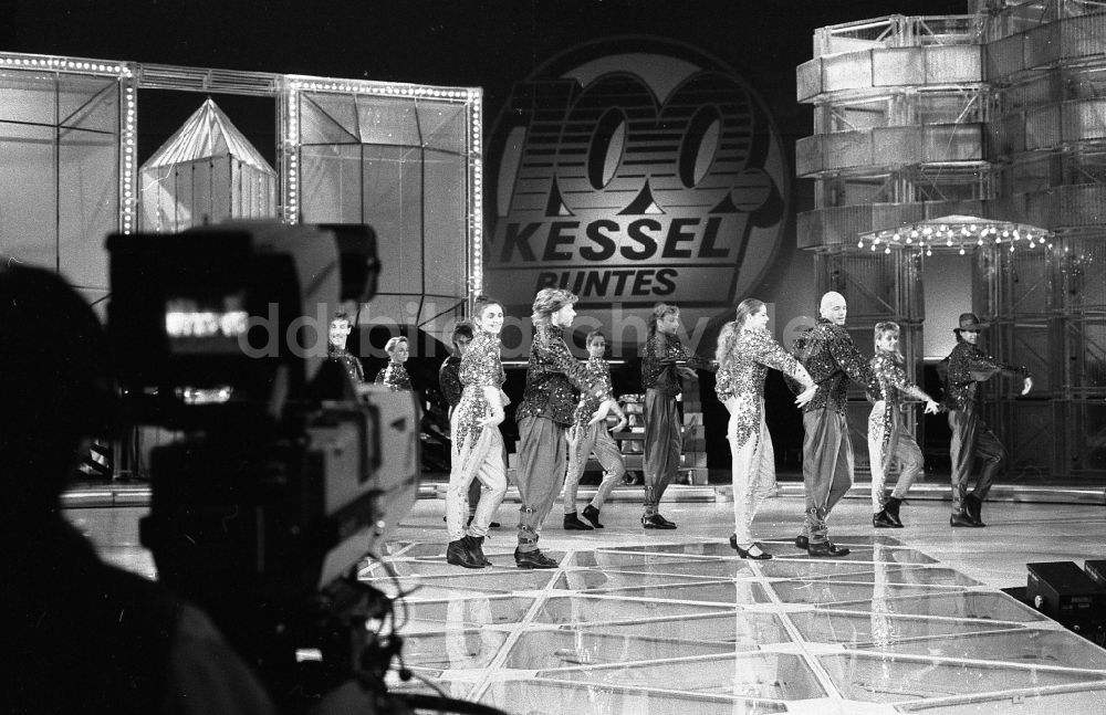 DDR-Fotoarchiv: Berlin - Szenenbild 100. Kessel Buntes in Berlin auf dem Gebiet der ehemaligen DDR, Deutsche Demokratische Republik