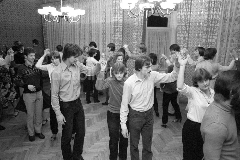 DDR-Bildarchiv: Berlin - Tanzschule Hadrich in Berlin Ostberlin in der DDR