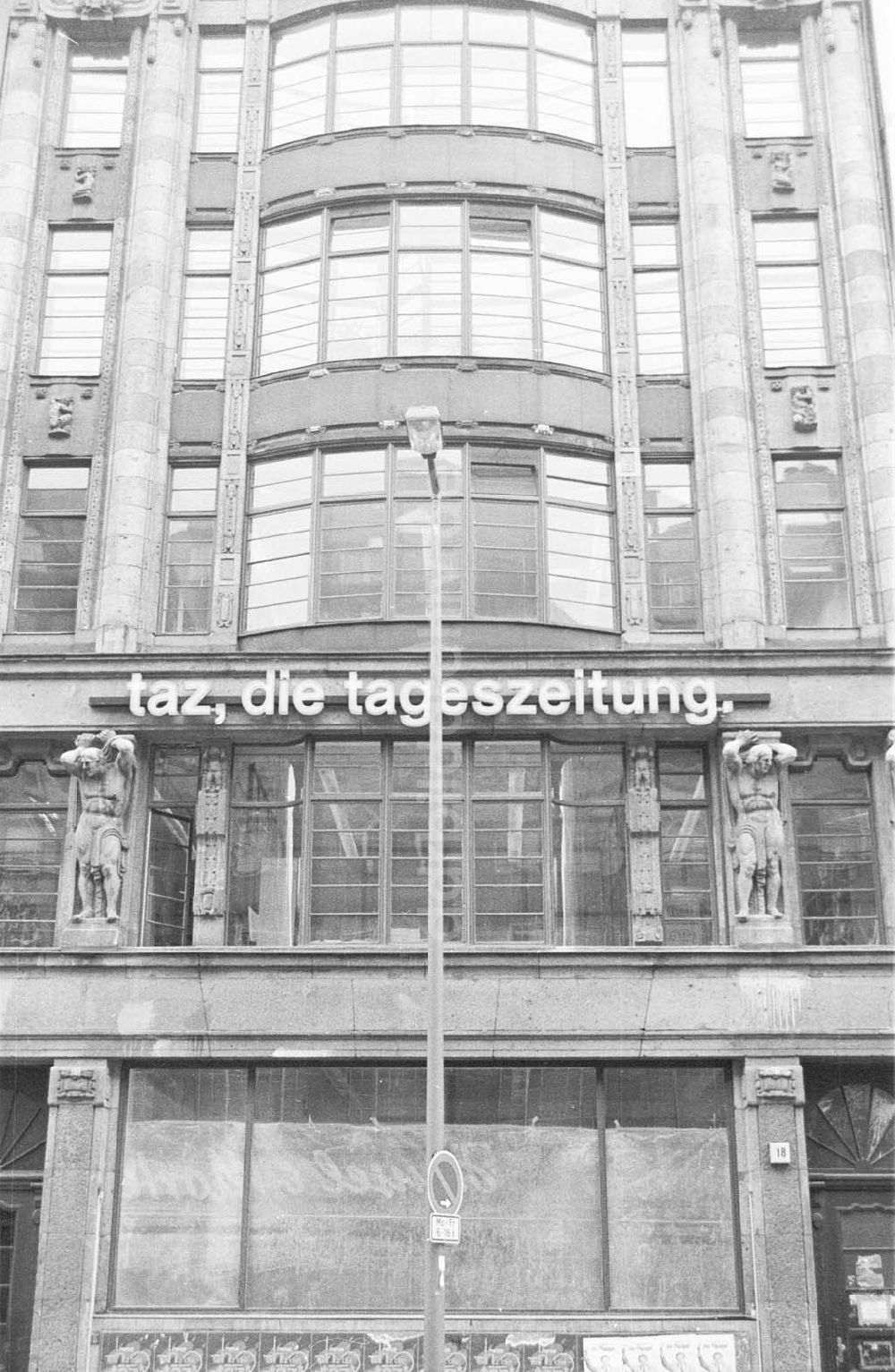 DDR-Bildarchiv: Berlin - taz-Redaktion Berlin-Kochstraße 14.03.1993