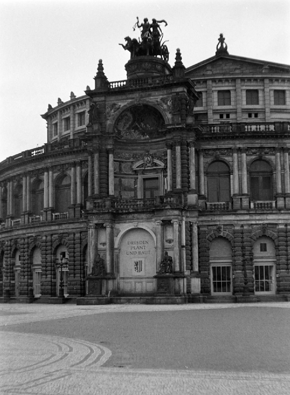 DDR-Fotoarchiv: Dresden - Theaterhaus Semperoper in Dresden in der DDR