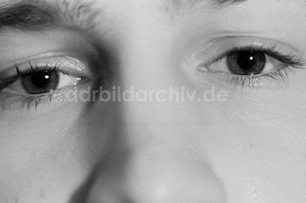 Berlin: Thema: Augen von Jugendlichen Foto:Lange Umschlagsnummer: 1992-10