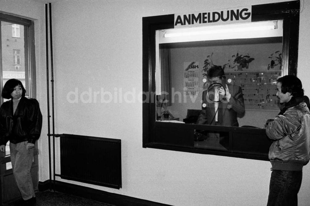 DDR-Bildarchiv: Berlin - Thema: MZ-KFZ.Meister Treuhand Pankow Foto:Lange Umschlagsnummer: 1992-07