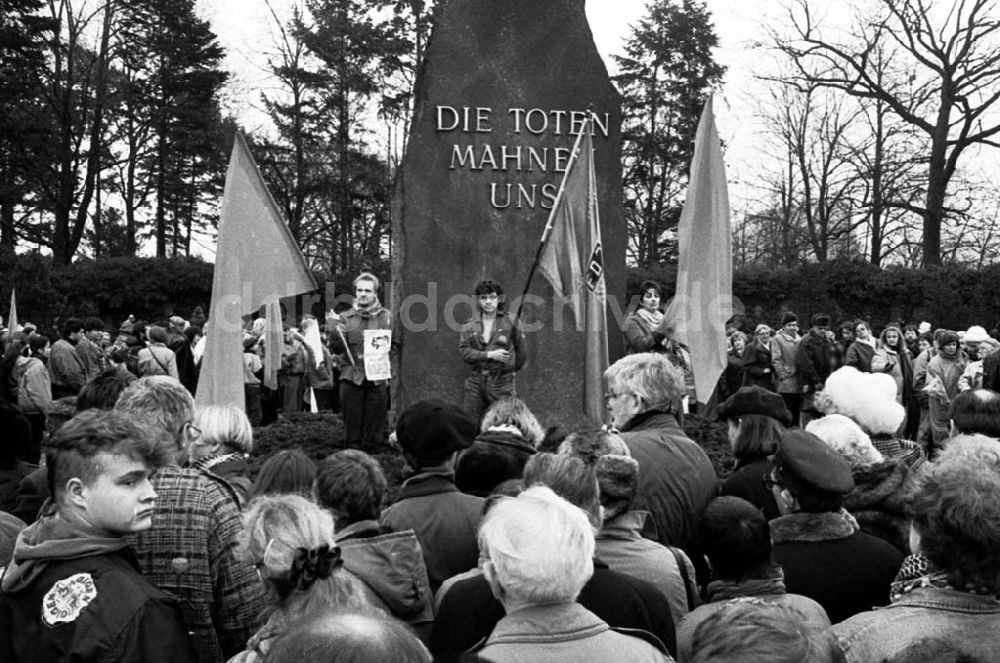 DDR-Fotoarchiv: Berlin - Thema:Liebknecht-Luxenburg-Demo Foto:Lange Umschlagsnummer: 1992-17